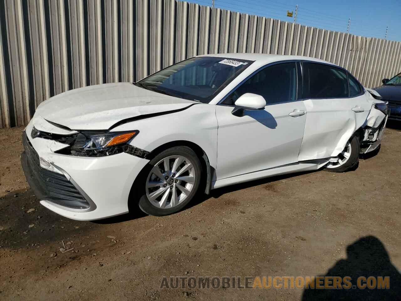 4T1C11AK8NU625631 TOYOTA CAMRY 2022