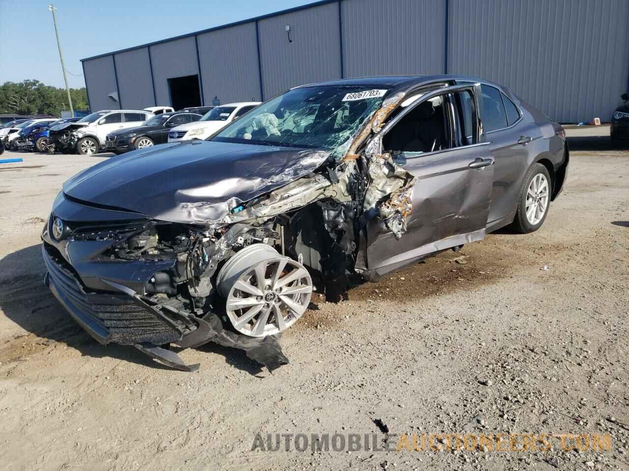 4T1C11AK8NU627847 TOYOTA CAMRY 2022