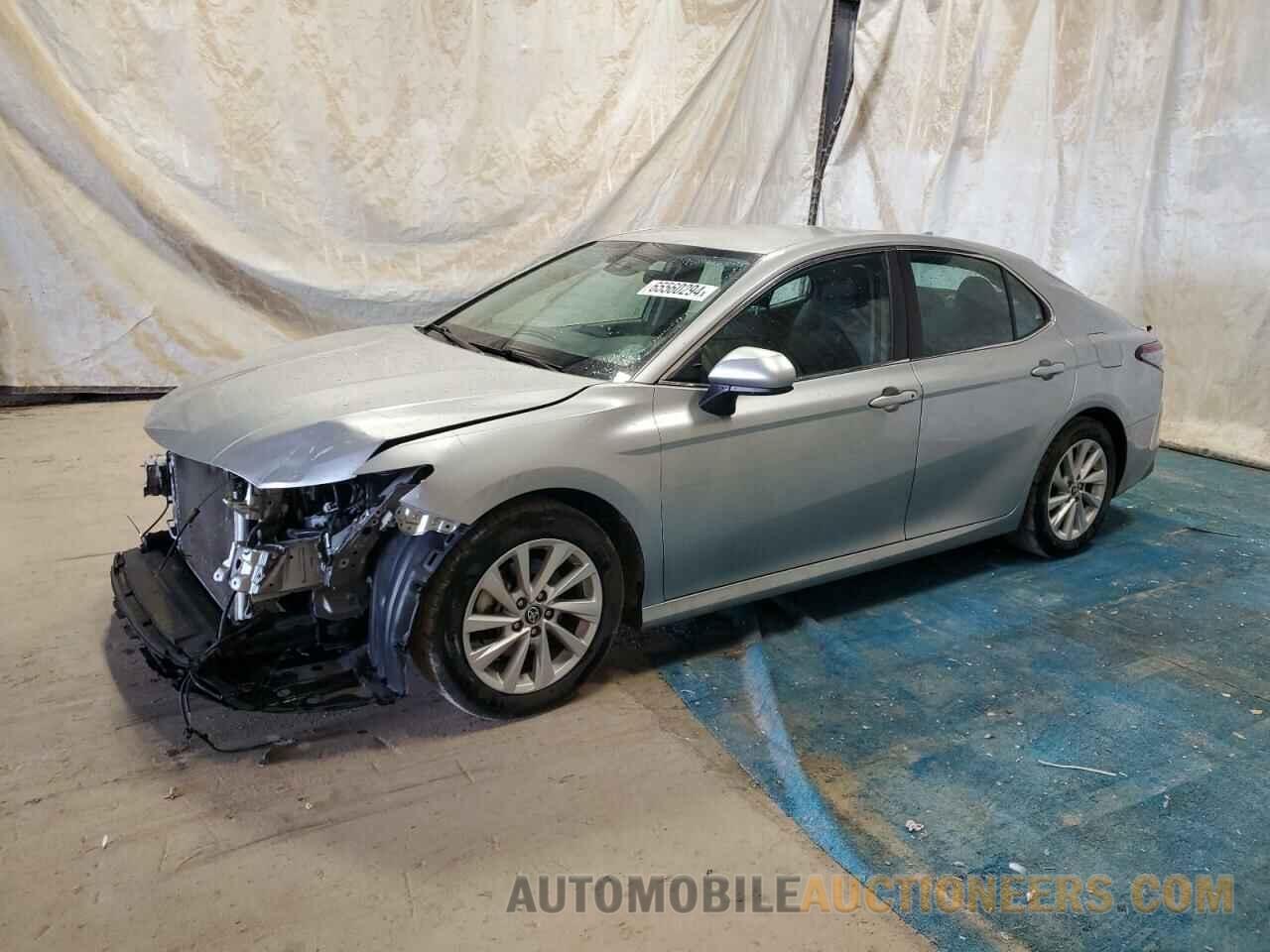 4T1C11AK8NU645250 TOYOTA CAMRY 2022