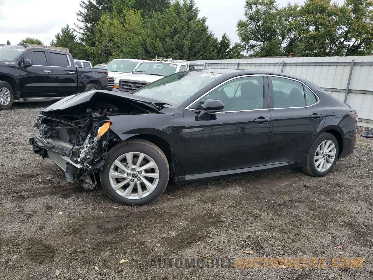 4T1C11AK8NU646107 TOYOTA CAMRY 2022