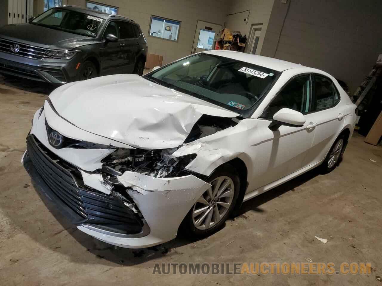 4T1C11AK8NU646155 TOYOTA CAMRY 2022