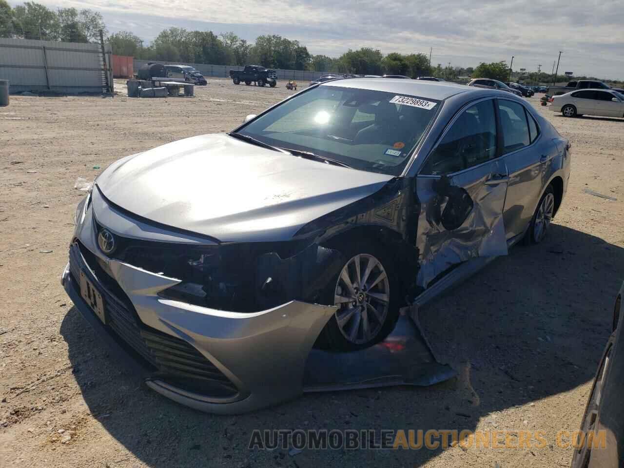 4T1C11AK8NU646513 TOYOTA CAMRY 2022