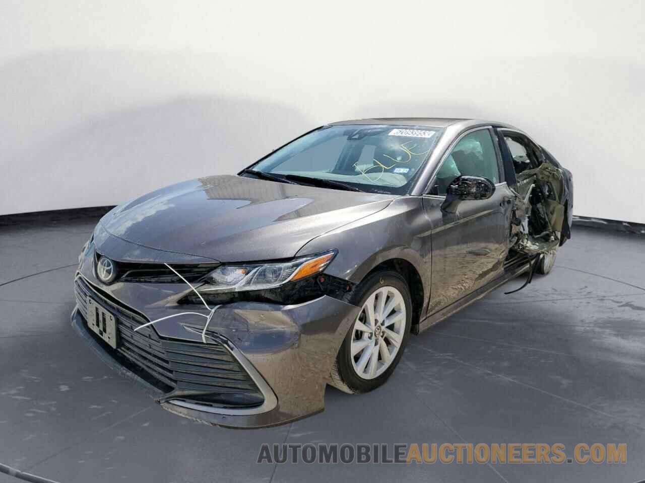 4T1C11AK8NU665997 TOYOTA CAMRY 2022