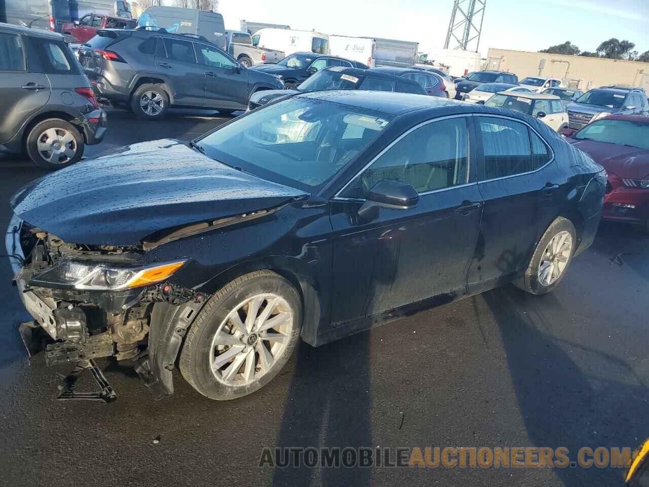 4T1C11AK8NU672156 TOYOTA CAMRY 2022