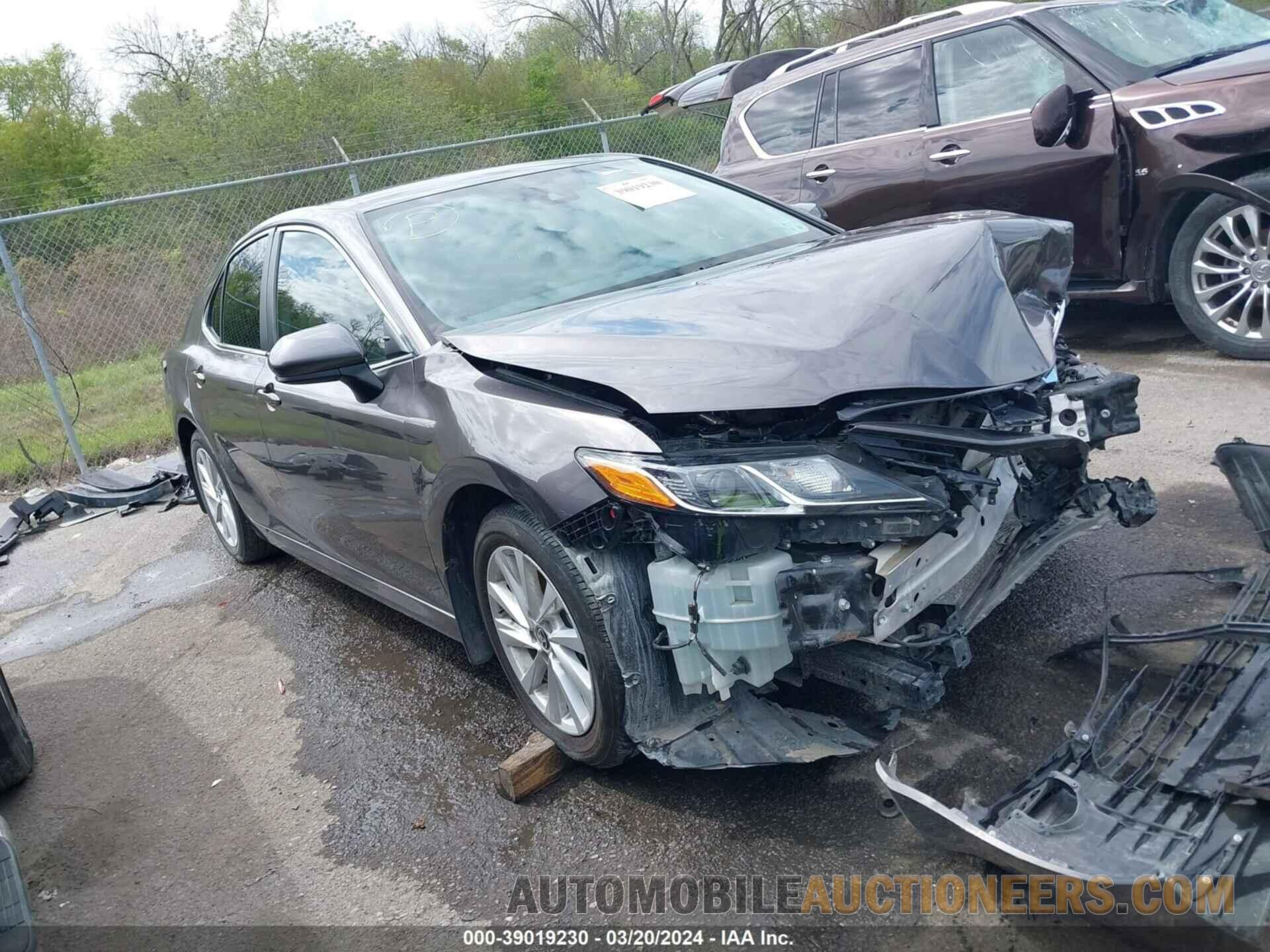 4T1C11AK8NU688874 TOYOTA CAMRY 2022