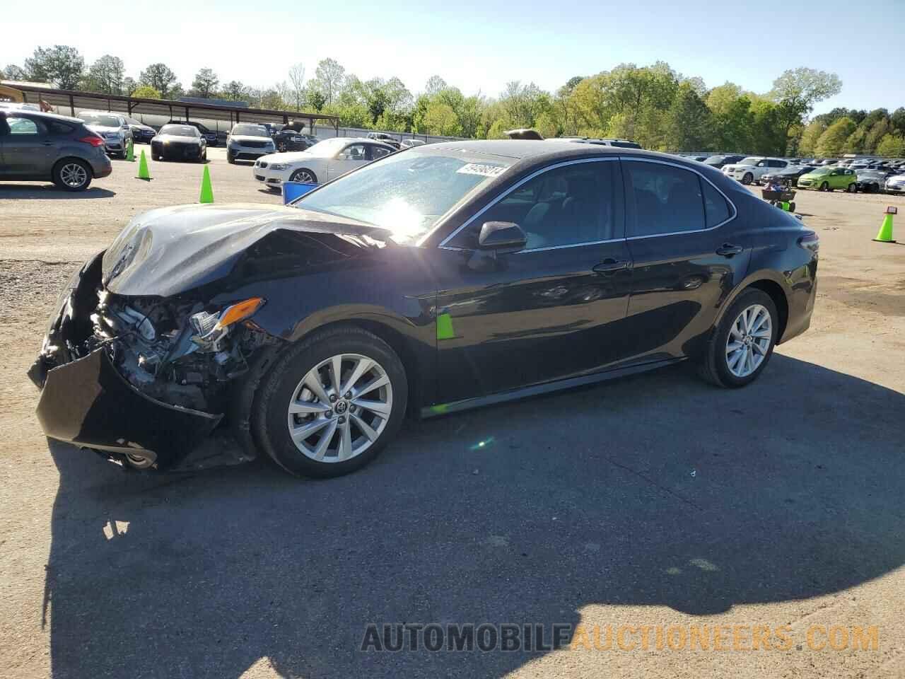 4T1C11AK8NU689183 TOYOTA CAMRY 2022