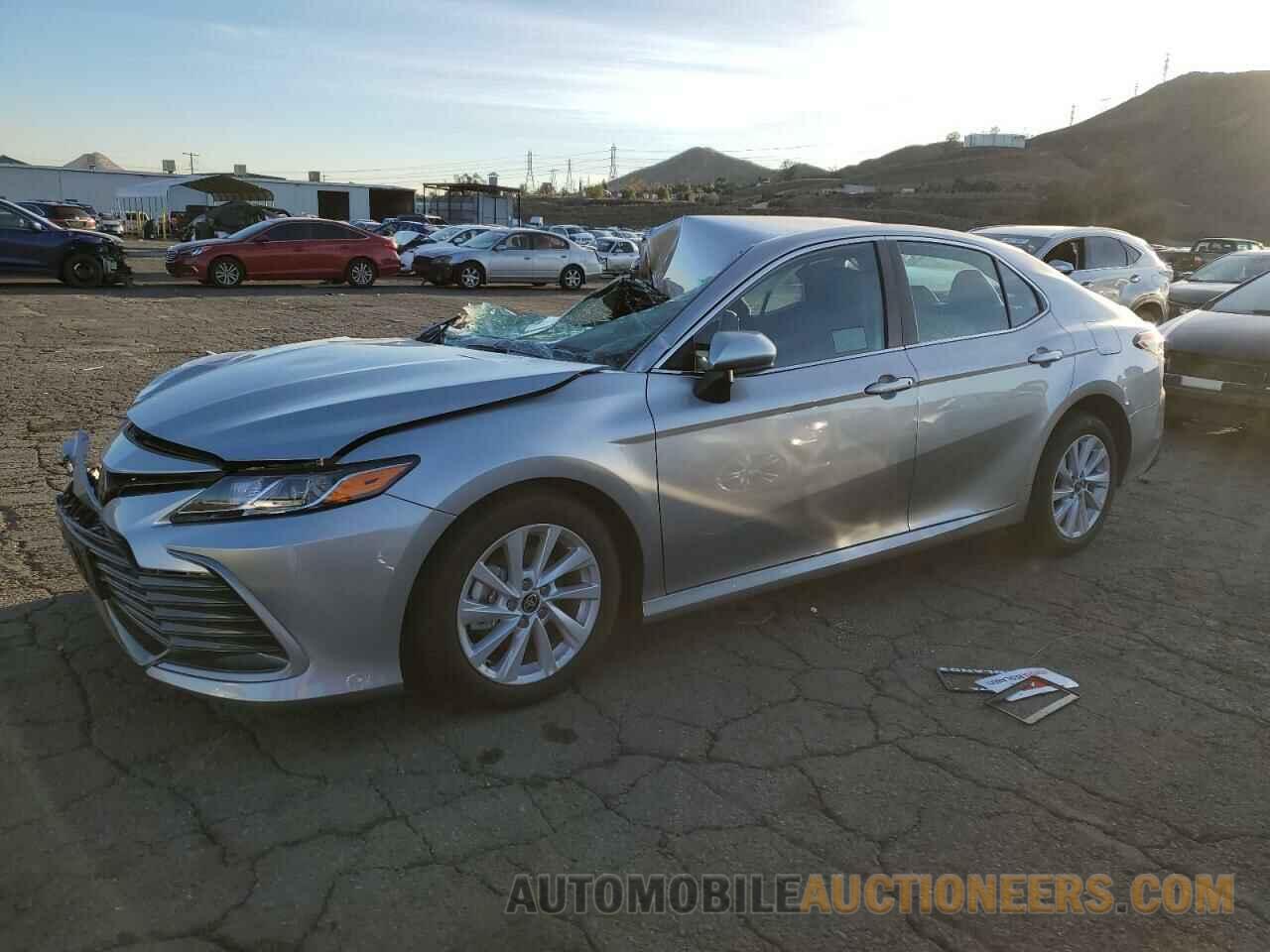 4T1C11AK8NU718360 TOYOTA CAMRY 2022