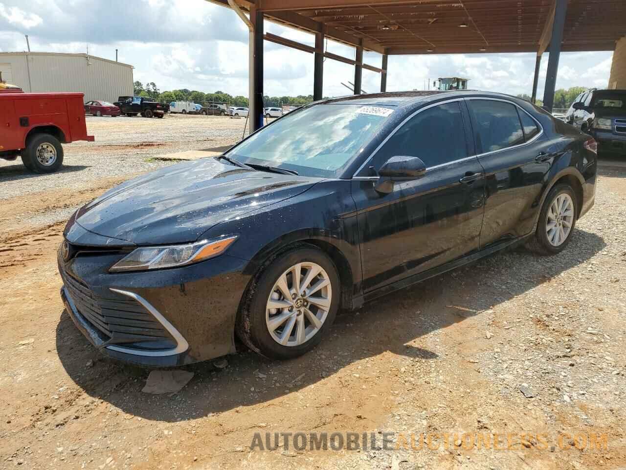 4T1C11AK8RU879829 TOYOTA CAMRY 2024