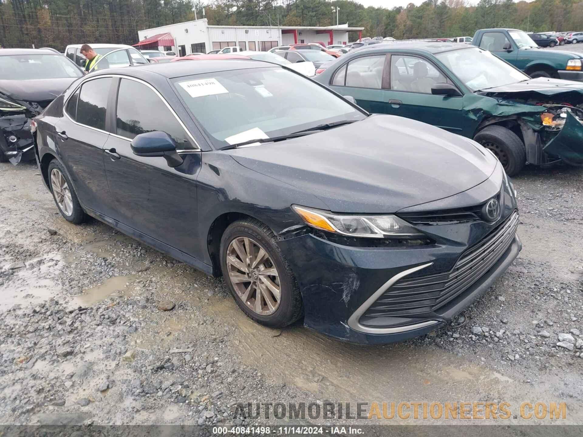 4T1C11AK9MU405445 TOYOTA CAMRY 2021