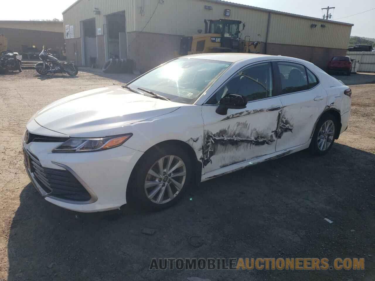 4T1C11AK9MU406837 TOYOTA CAMRY 2021