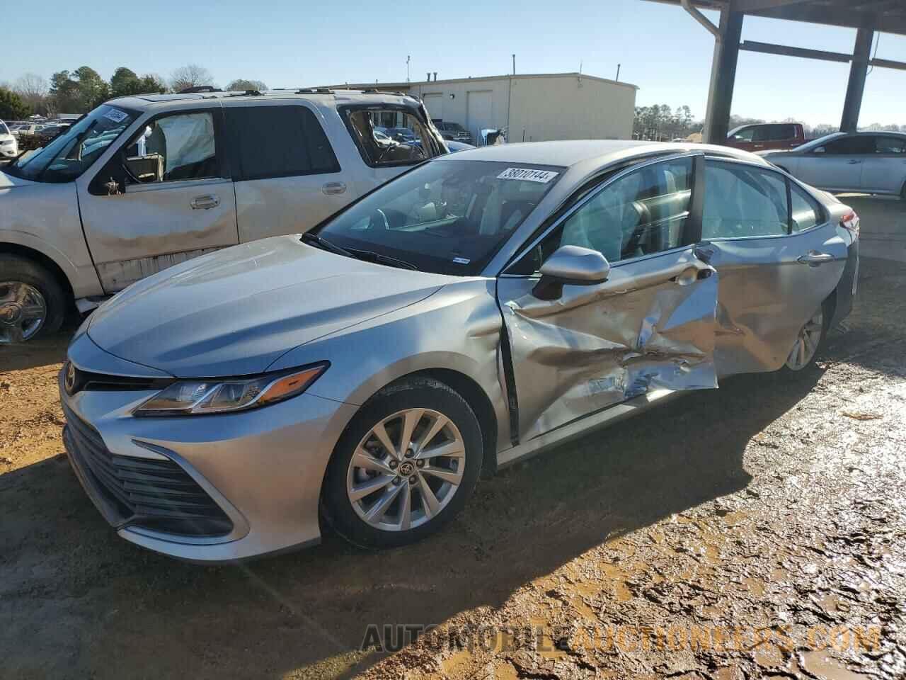 4T1C11AK9MU412430 TOYOTA CAMRY 2021