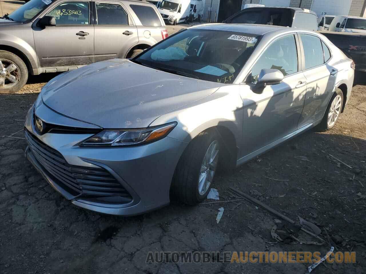 4T1C11AK9MU545673 TOYOTA CAMRY 2021