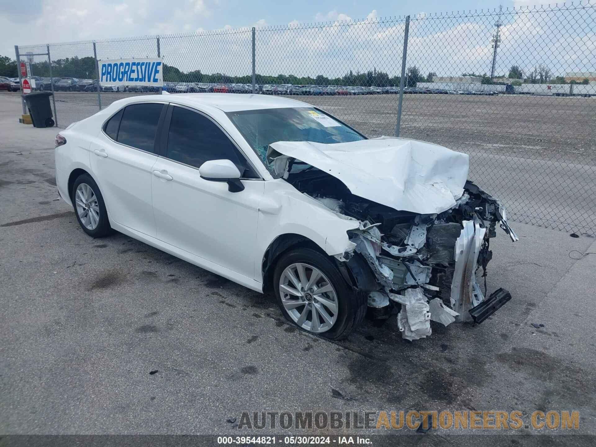 4T1C11AK9NU033381 TOYOTA CAMRY 2022