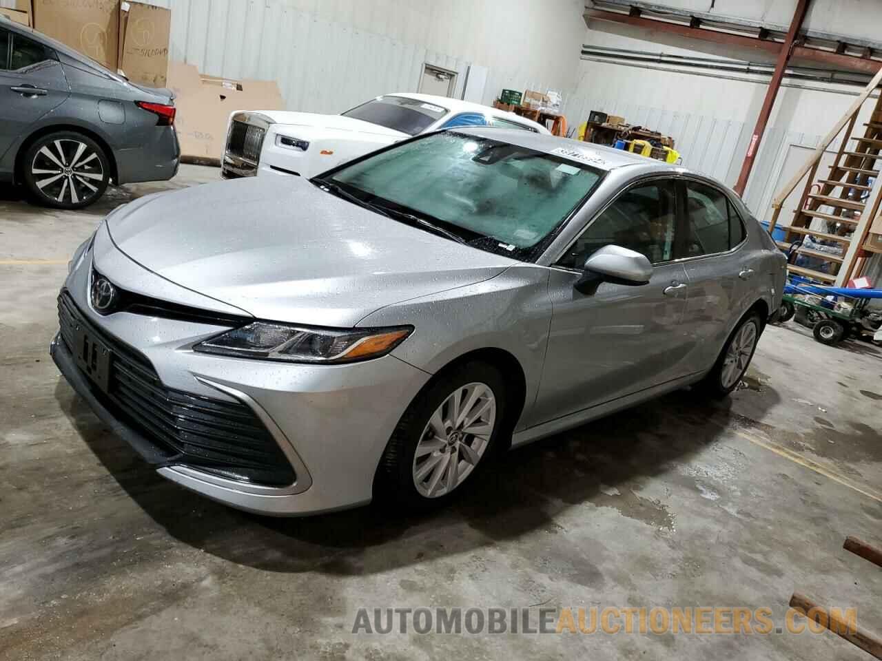 4T1C11AK9NU617666 TOYOTA CAMRY 2022