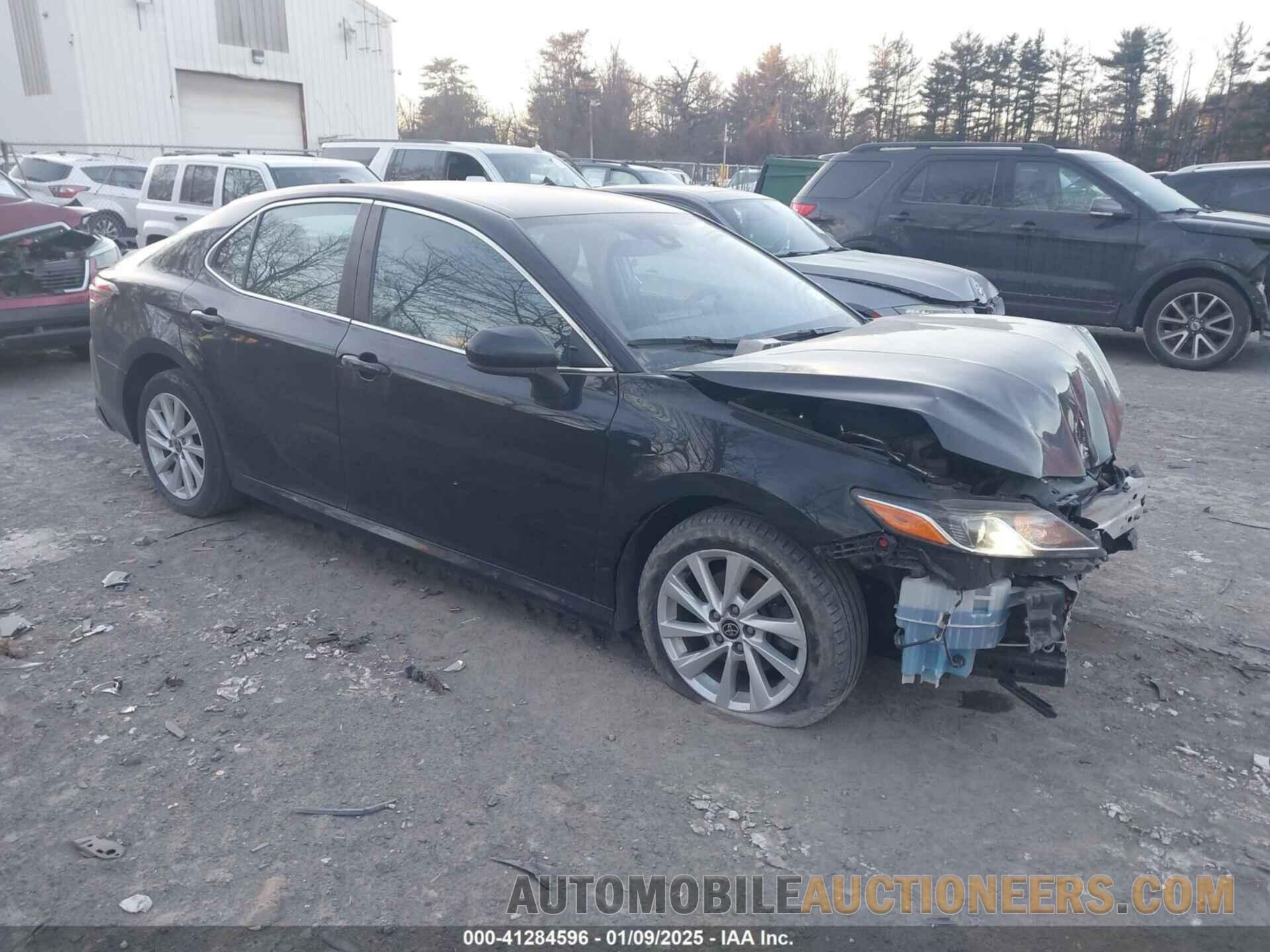 4T1C11AK9NU630319 TOYOTA CAMRY 2022