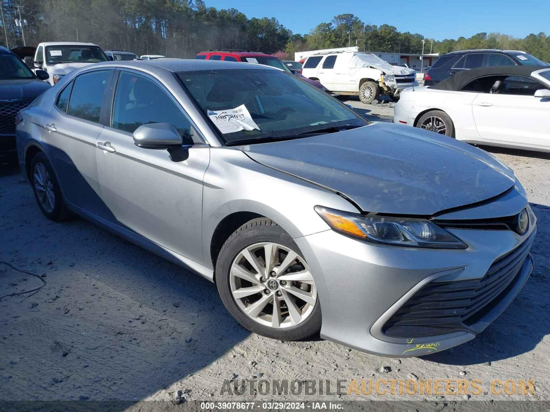 4T1C11AK9NU649680 TOYOTA CAMRY 2022