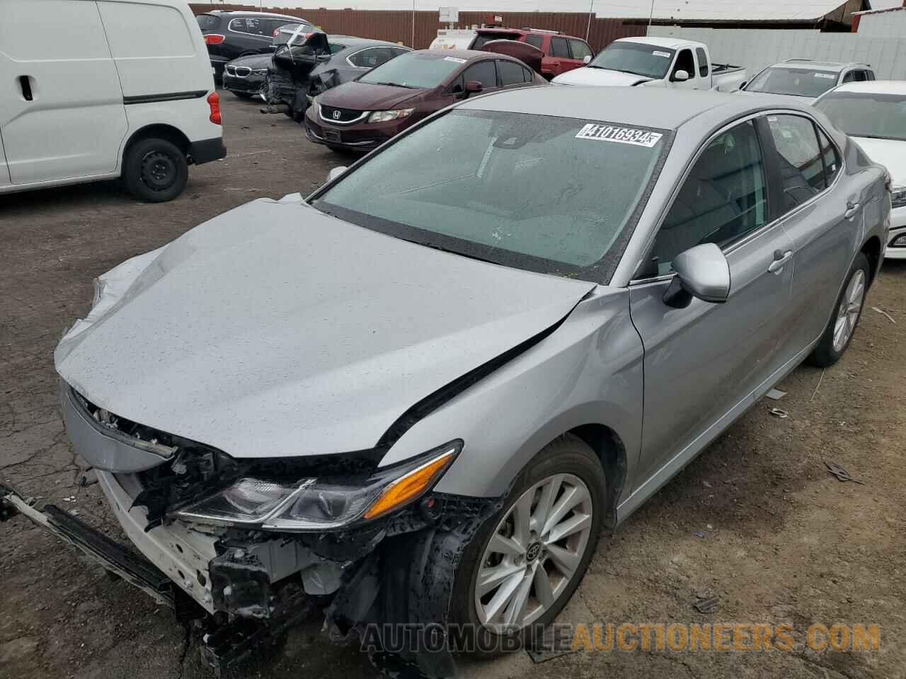 4T1C11AK9NU656418 TOYOTA CAMRY 2022