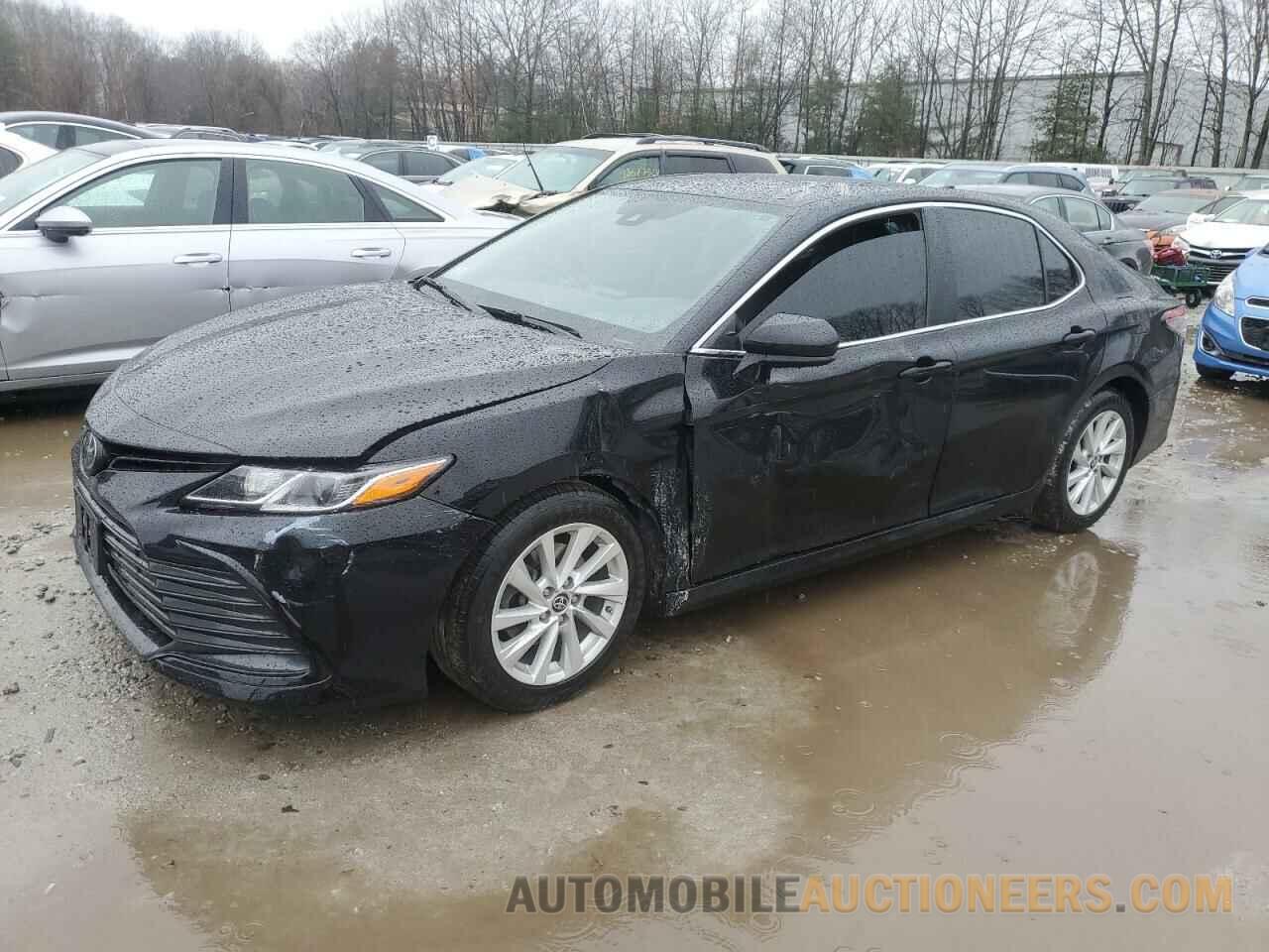 4T1C11AK9NU686826 TOYOTA CAMRY 2022