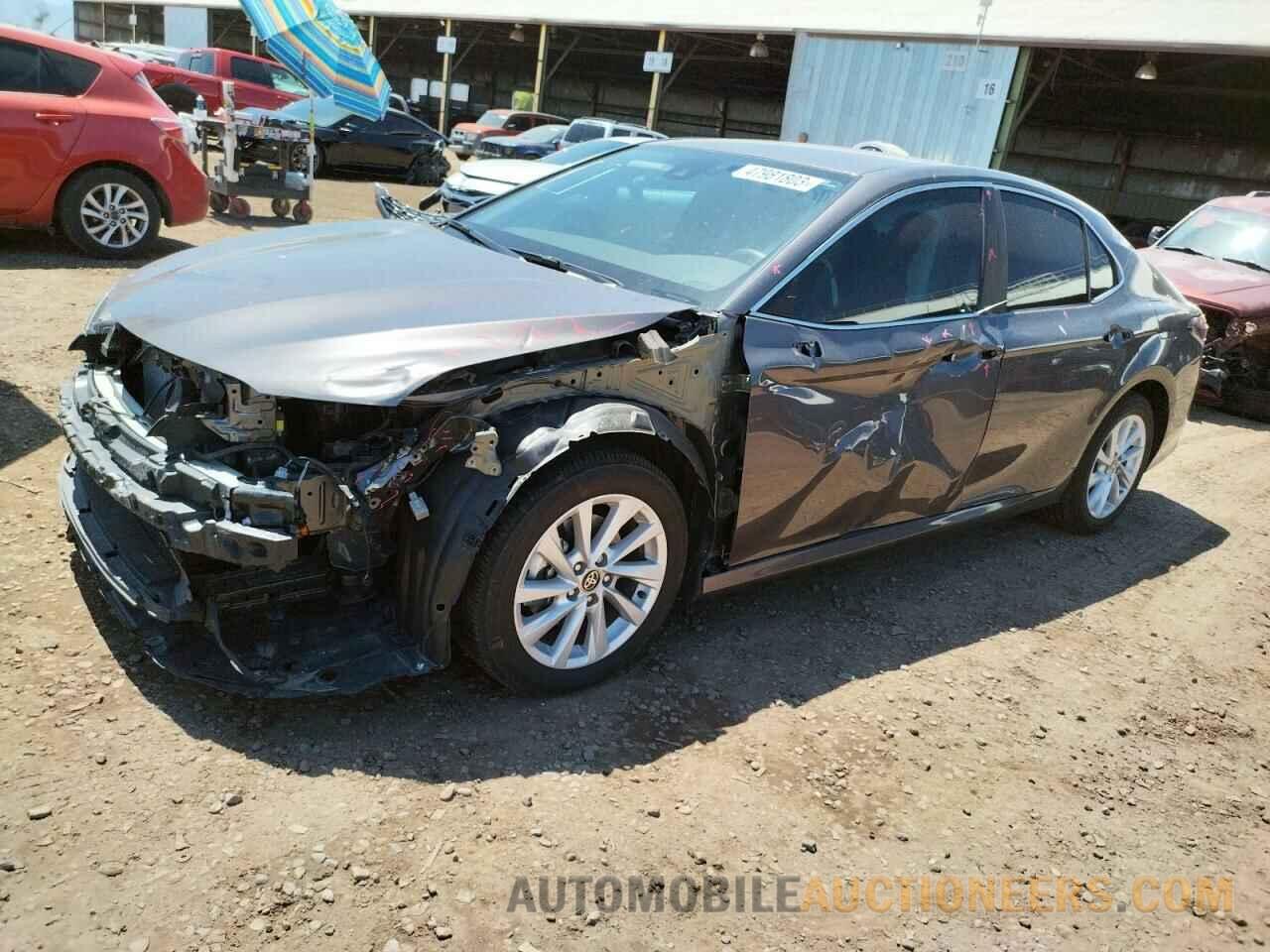 4T1C11AK9NU696191 TOYOTA CAMRY 2022