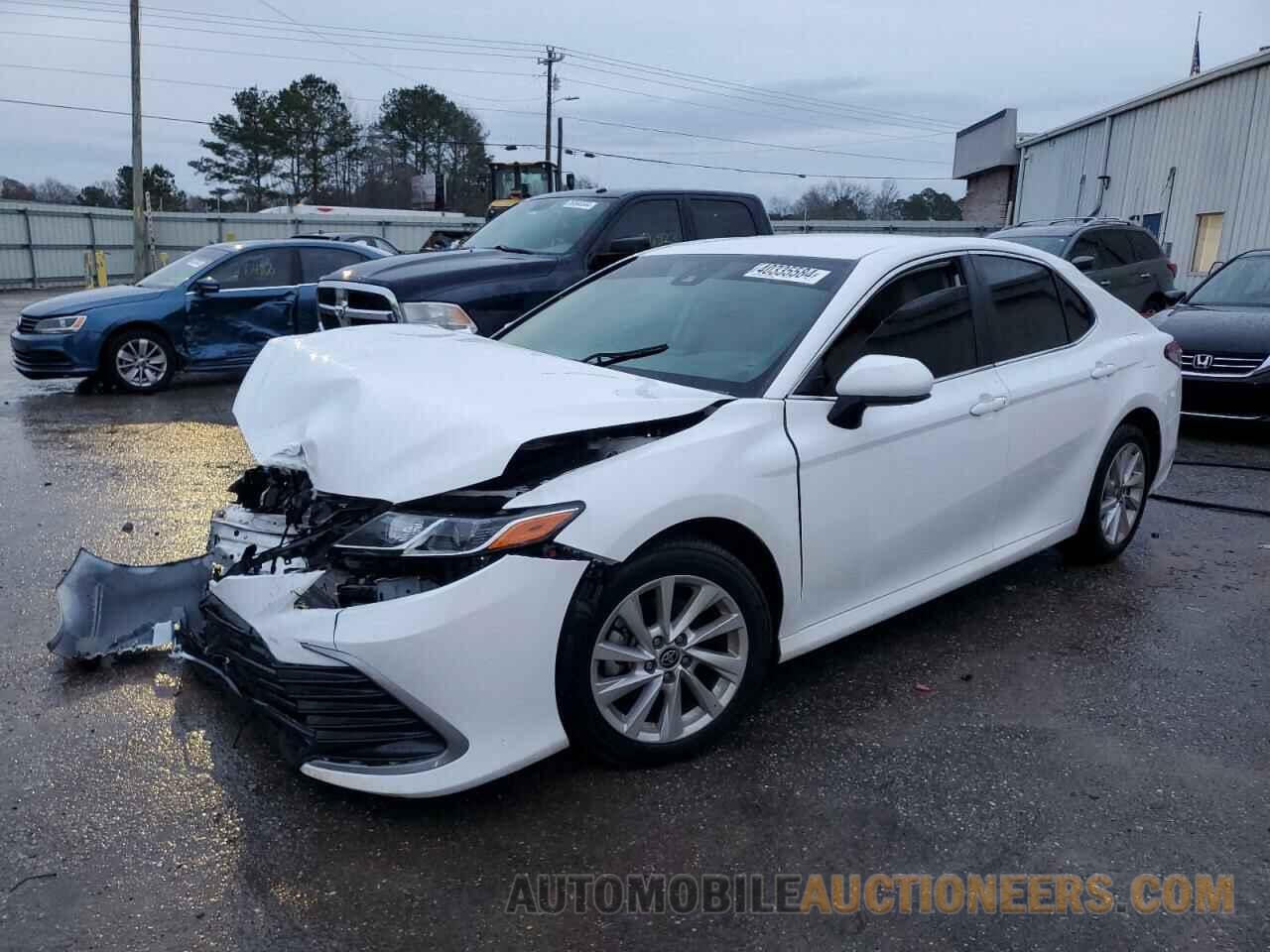 4T1C11AK9NU698670 TOYOTA CAMRY 2022