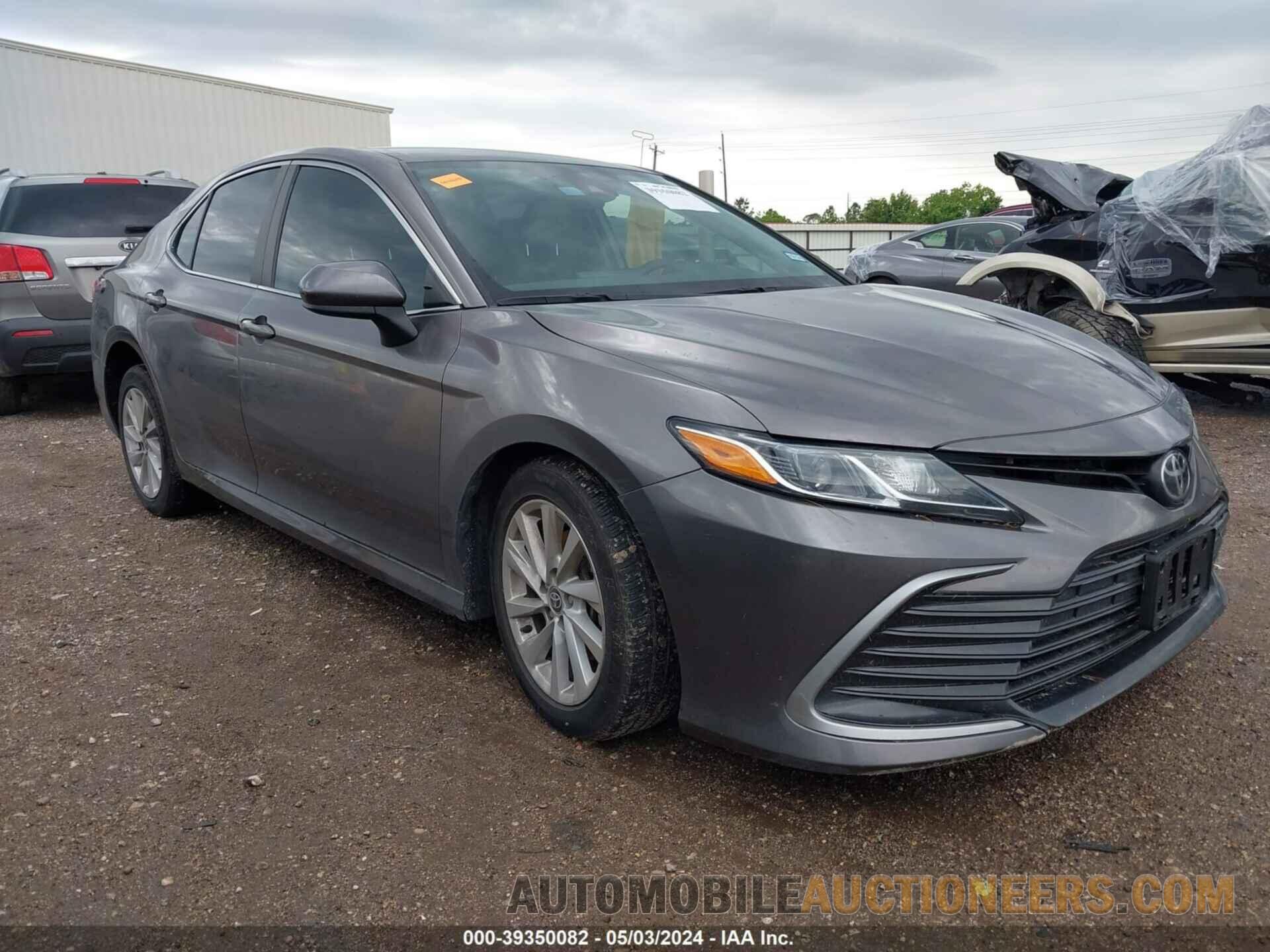 4T1C11AKXMU448952 TOYOTA CAMRY 2021