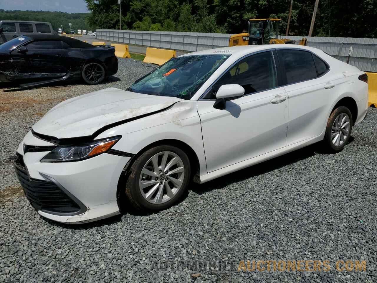 4T1C11AKXMU460163 TOYOTA CAMRY 2021