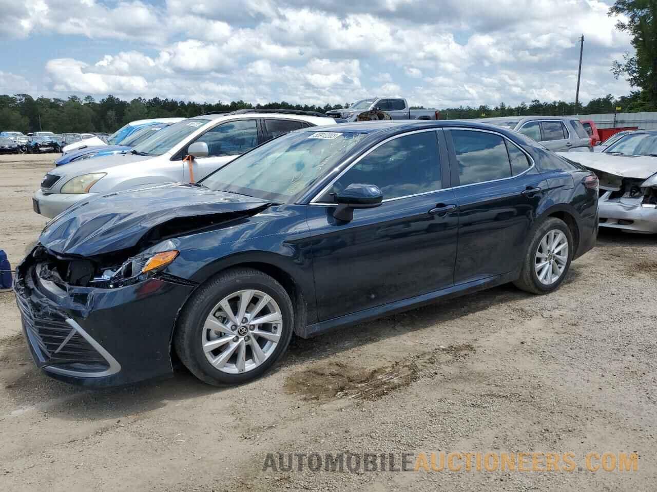 4T1C11AKXMU461586 TOYOTA CAMRY 2021