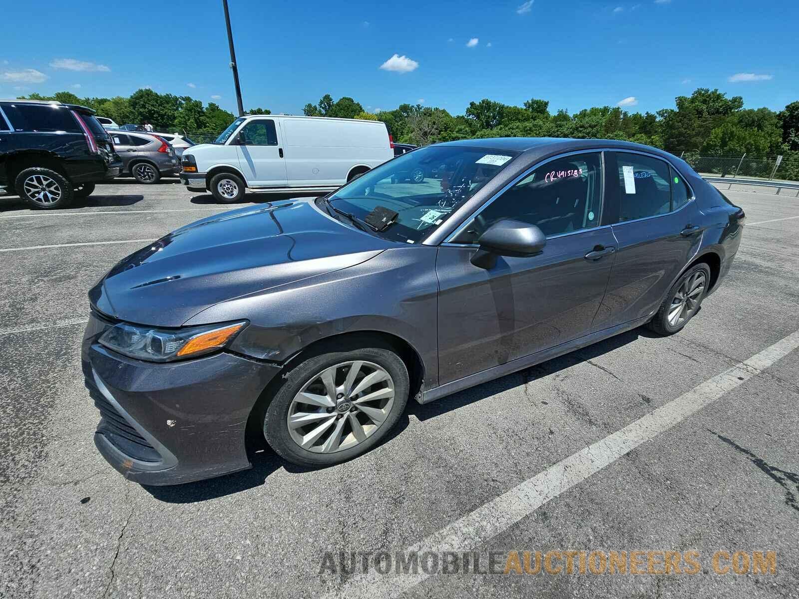 4T1C11AKXMU466514 Toyota Camry 2021