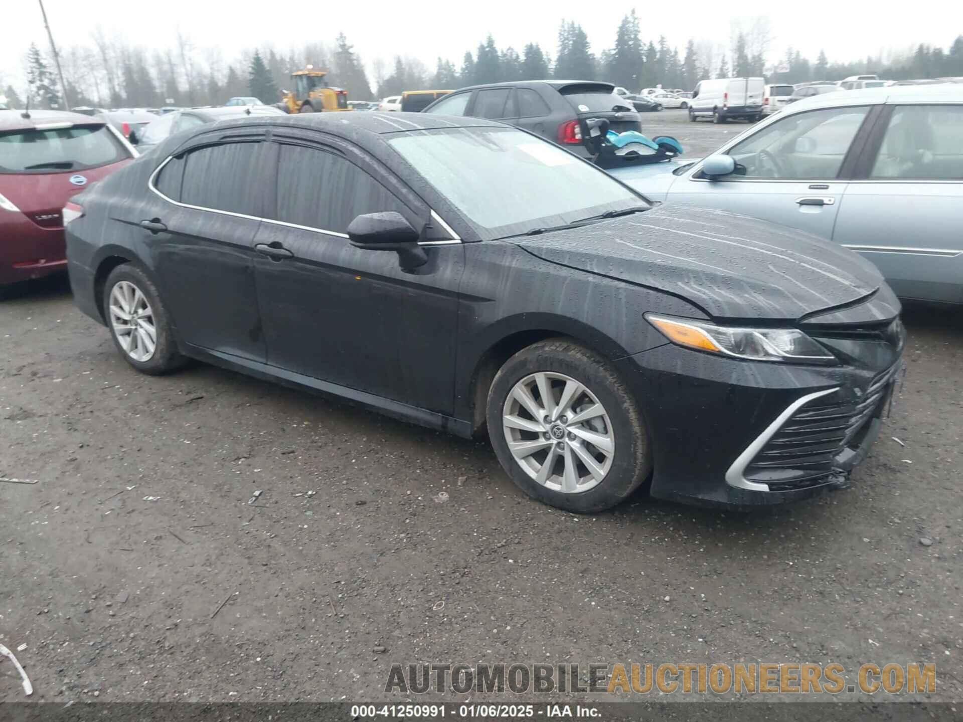 4T1C11AKXMU468134 TOYOTA CAMRY 2021