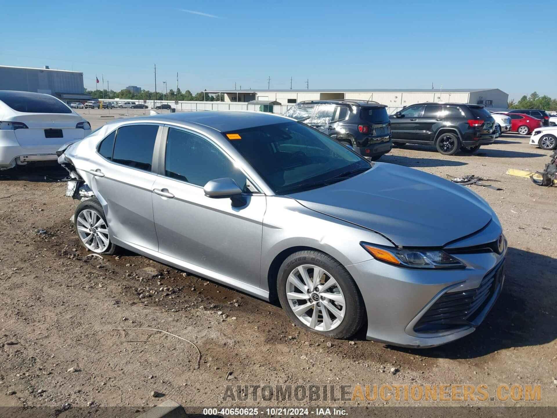 4T1C11AKXMU513394 TOYOTA CAMRY 2021