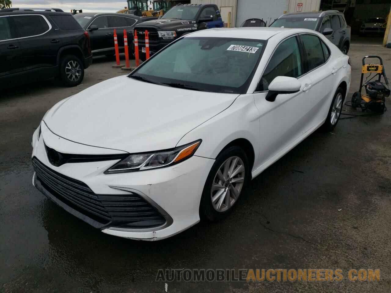 4T1C11AKXMU541373 TOYOTA CAMRY 2021