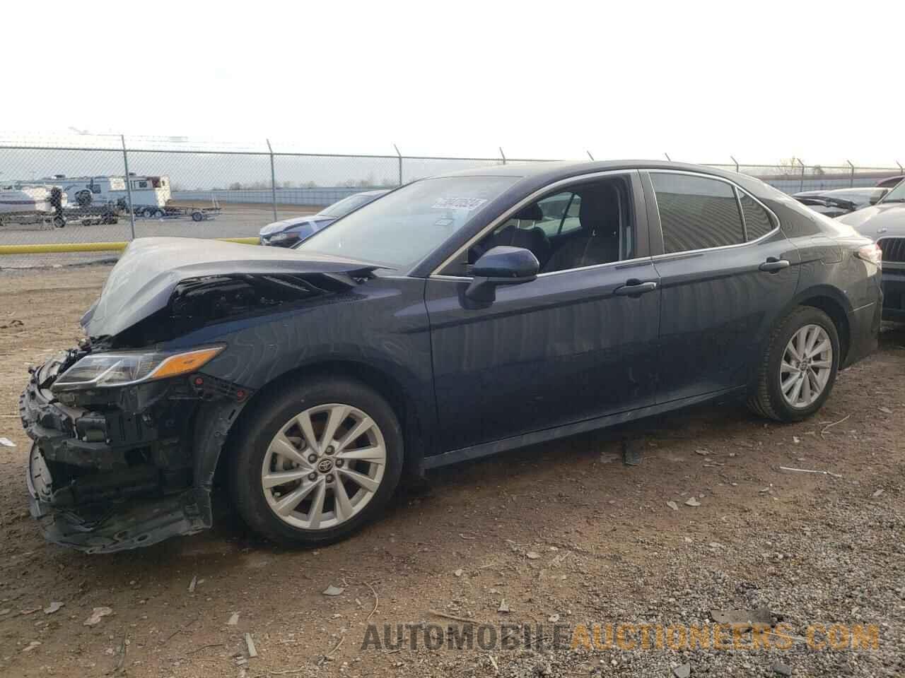 4T1C11AKXMU551840 TOYOTA CAMRY 2021