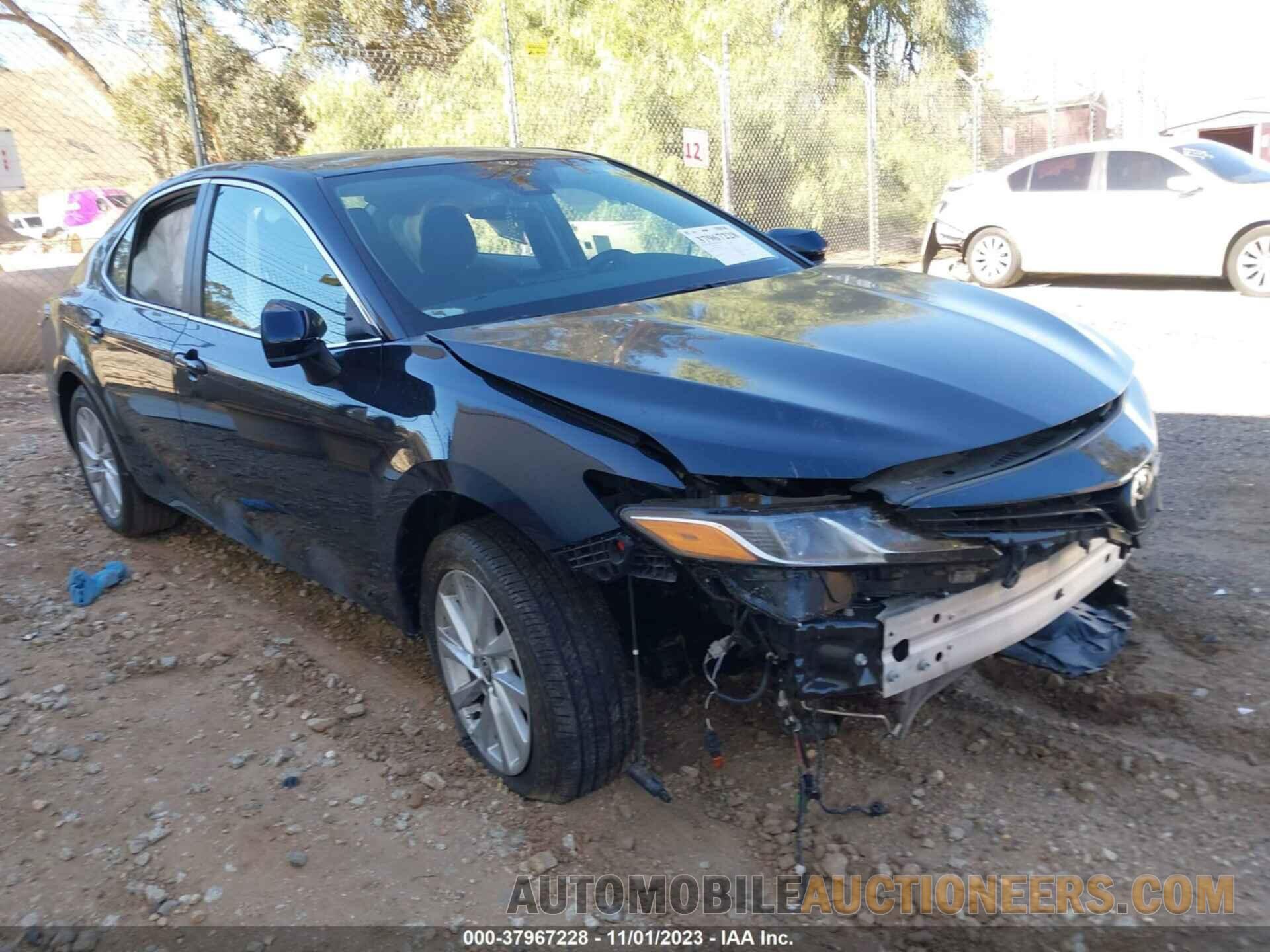 4T1C11AKXMU566743 TOYOTA CAMRY 2021