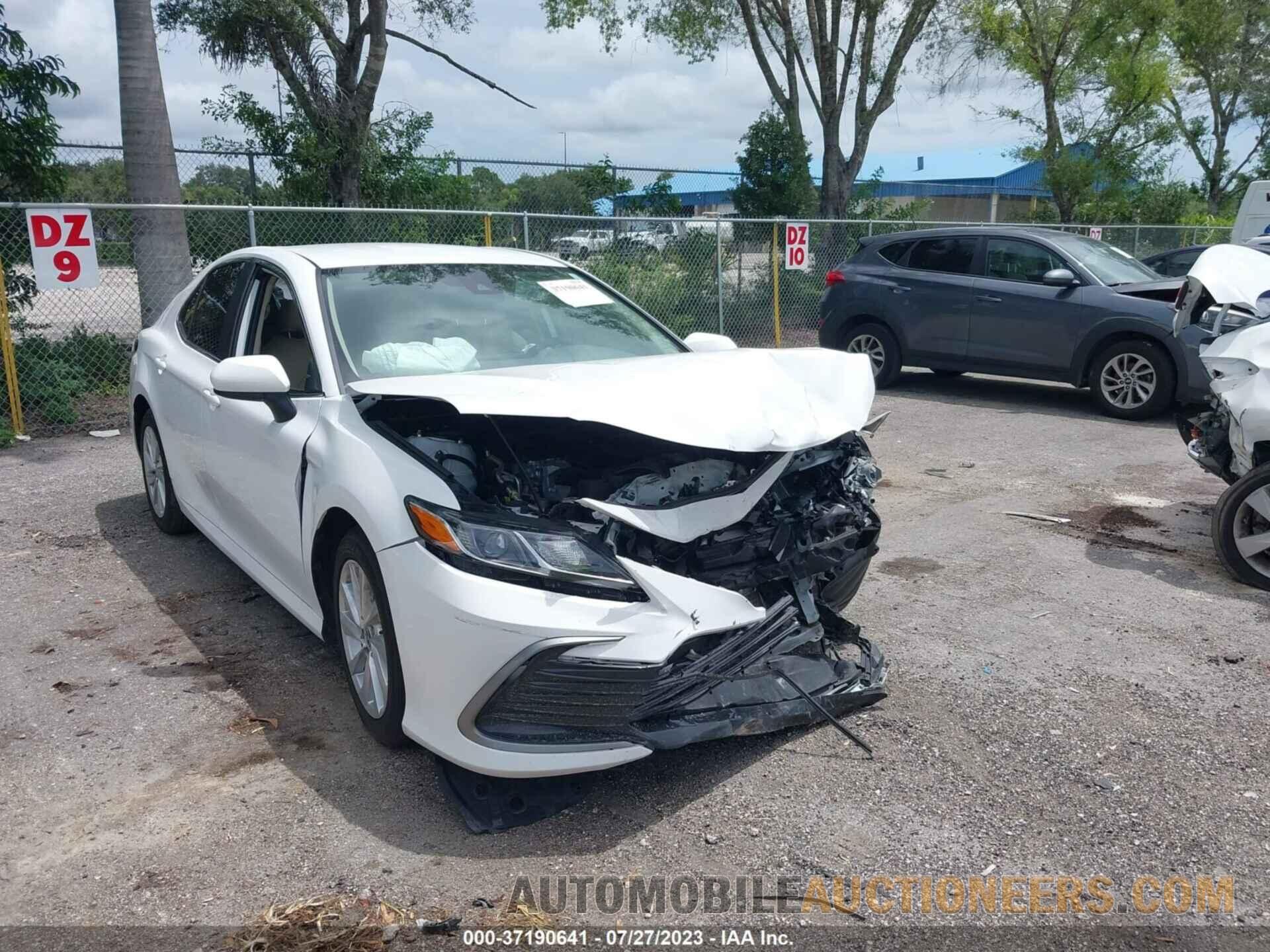 4T1C11AKXMU567519 TOYOTA CAMRY 2021