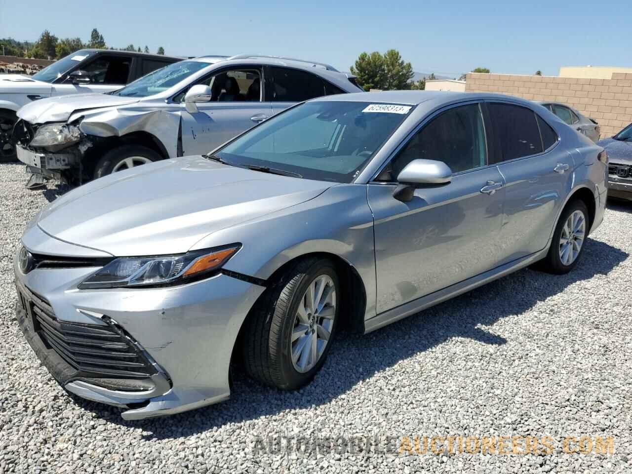 4T1C11AKXMU571828 TOYOTA CAMRY 2021