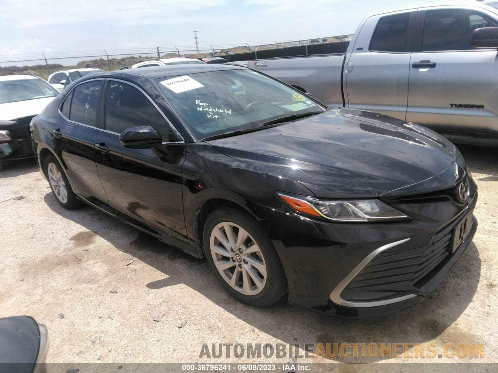 4T1C11AKXMU585230 TOYOTA CAMRY 2021