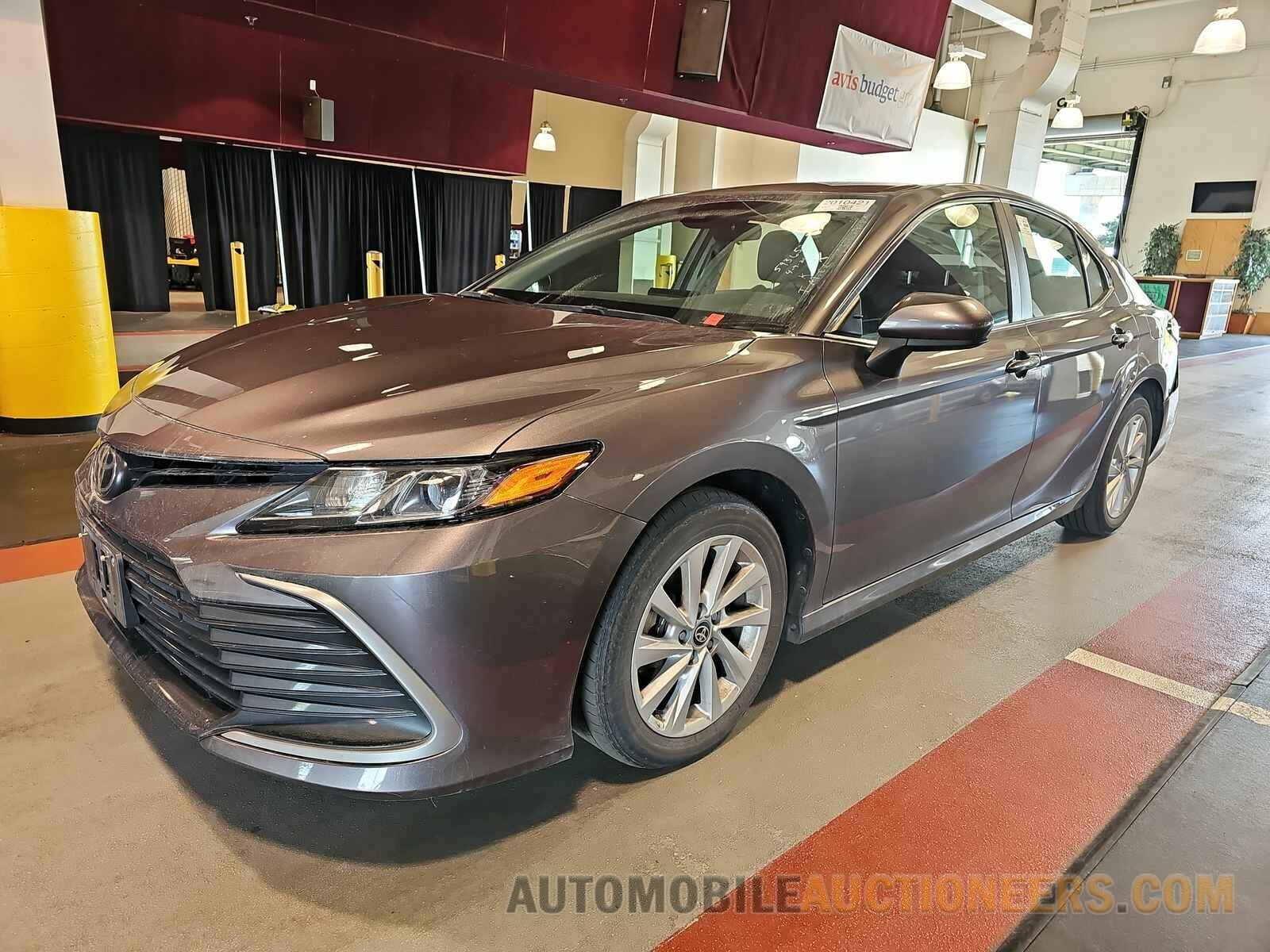 4T1C11AKXMU593652 Toyota Camry 2021