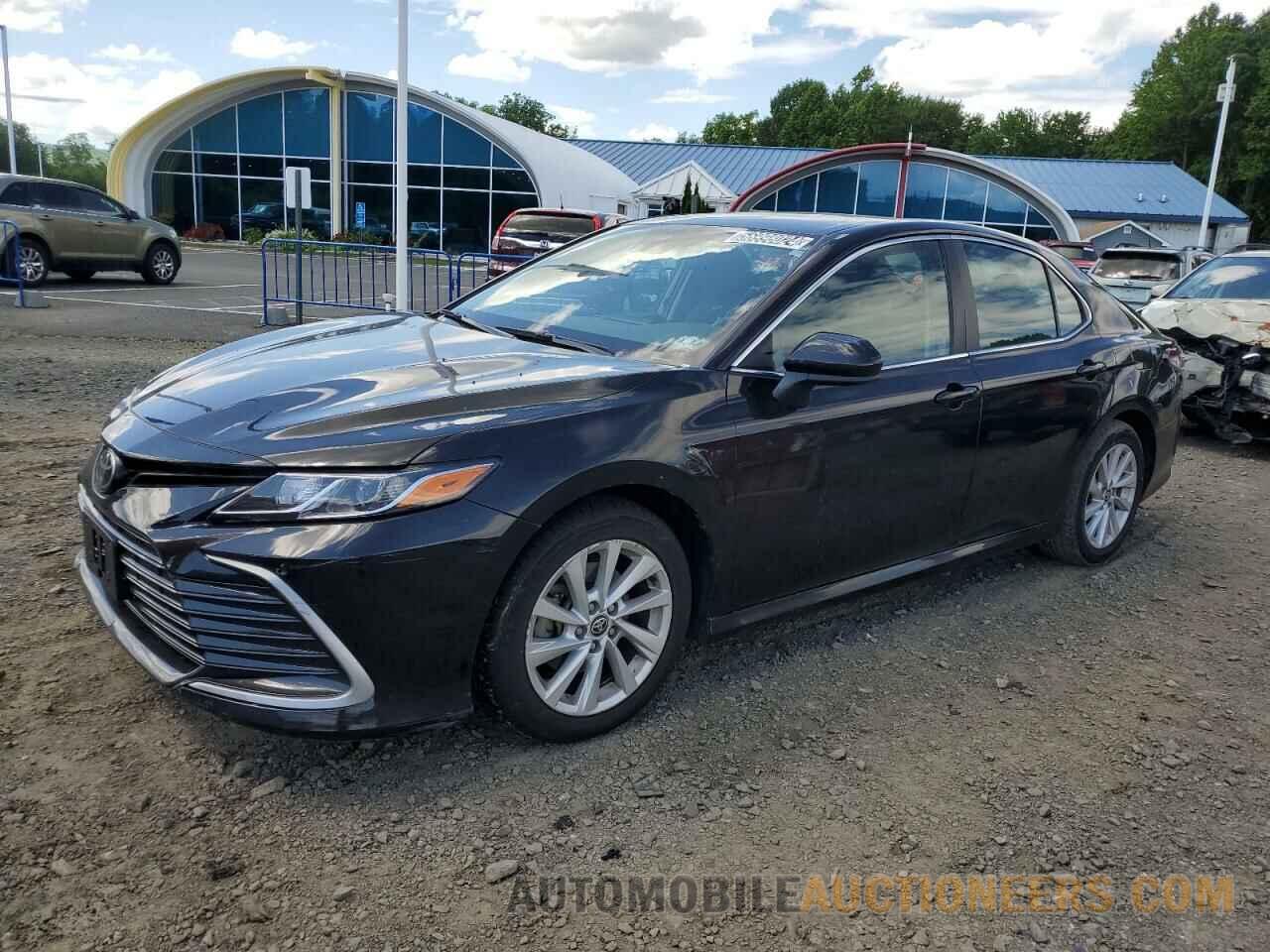 4T1C11AKXMU596468 TOYOTA CAMRY 2021