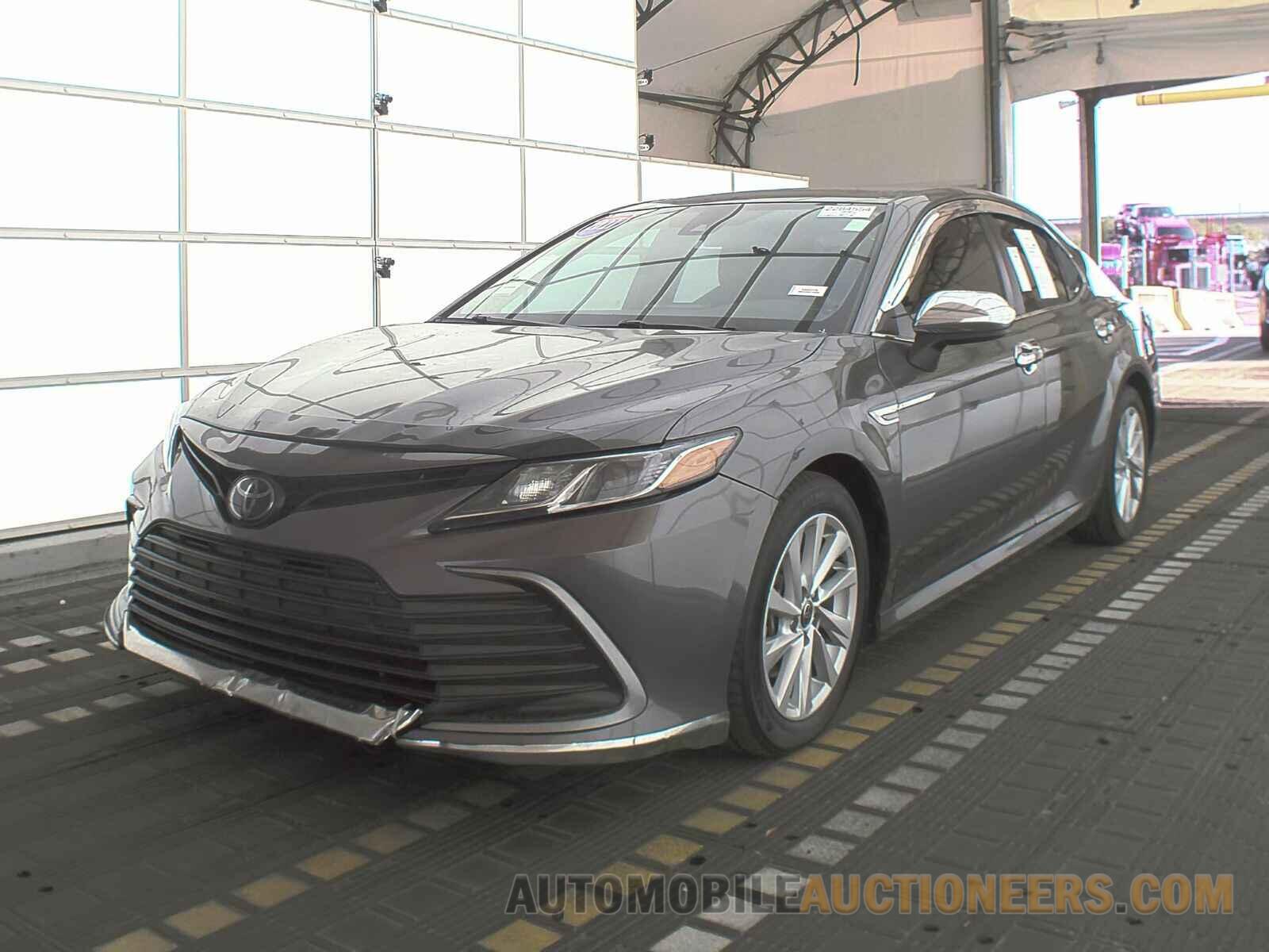 4T1C11AKXMU600535 Toyota Camry 2021