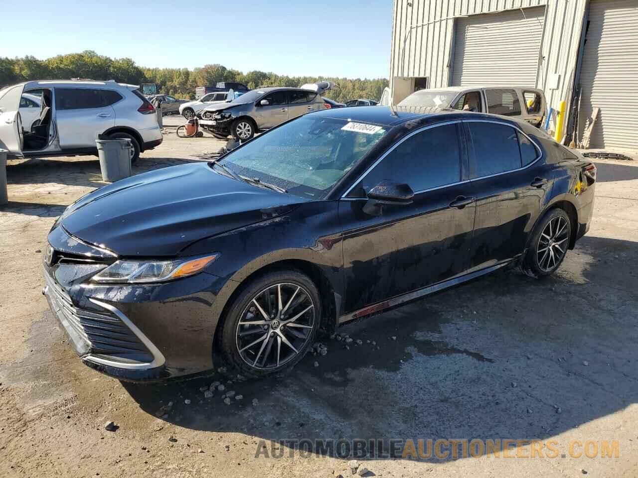 4T1C11AKXMU613060 TOYOTA CAMRY 2021