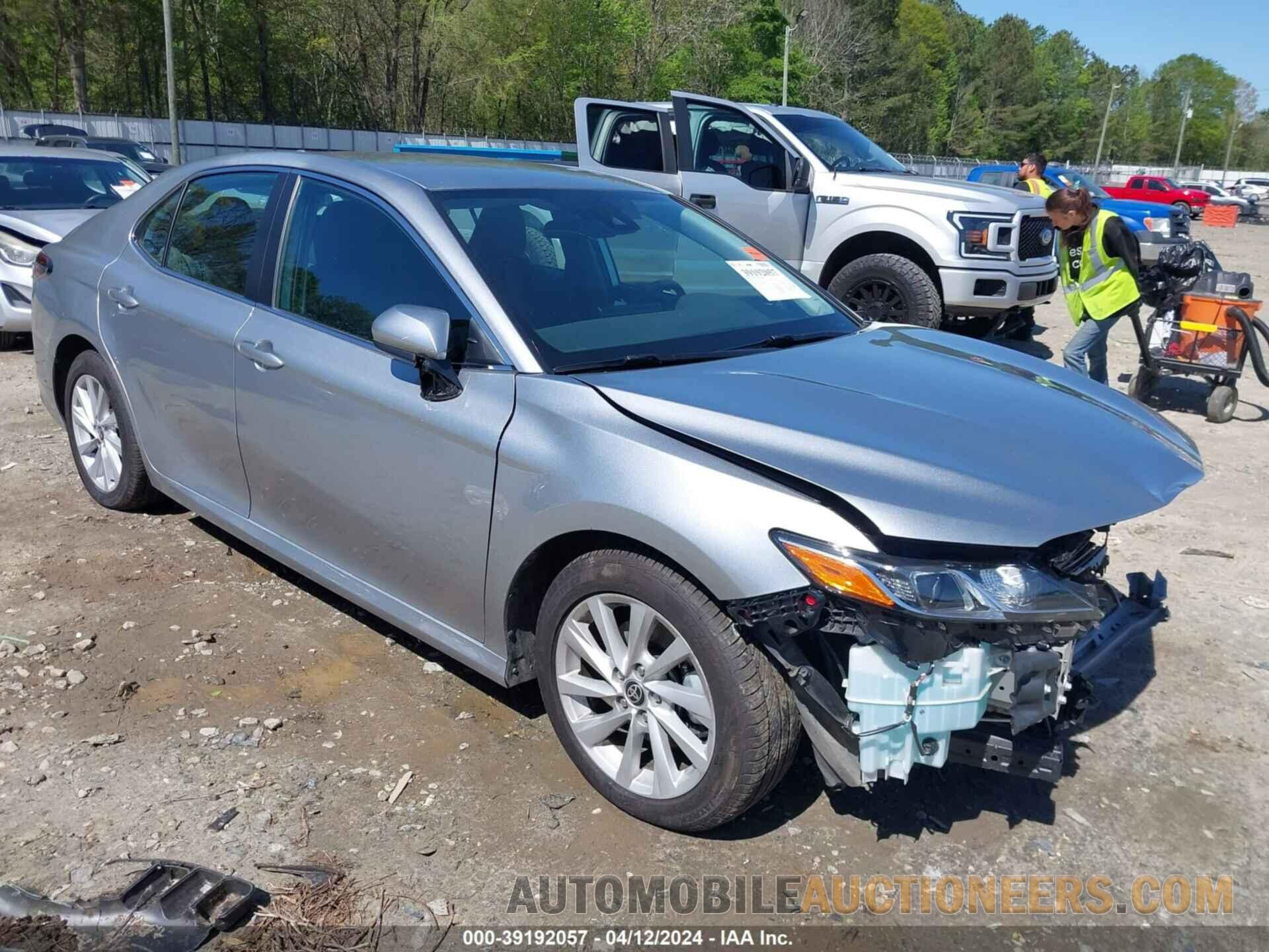 4T1C11AKXMU613589 TOYOTA CAMRY 2021