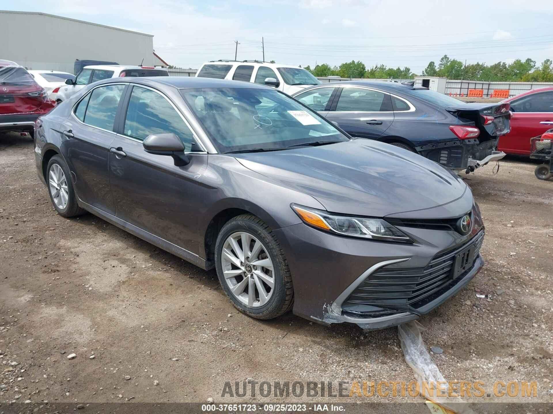 4T1C11AKXNU001605 TOYOTA CAMRY 2022