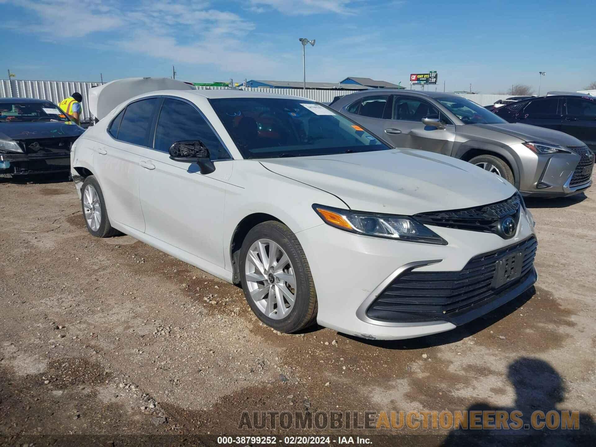 4T1C11AKXNU003645 TOYOTA CAMRY 2022