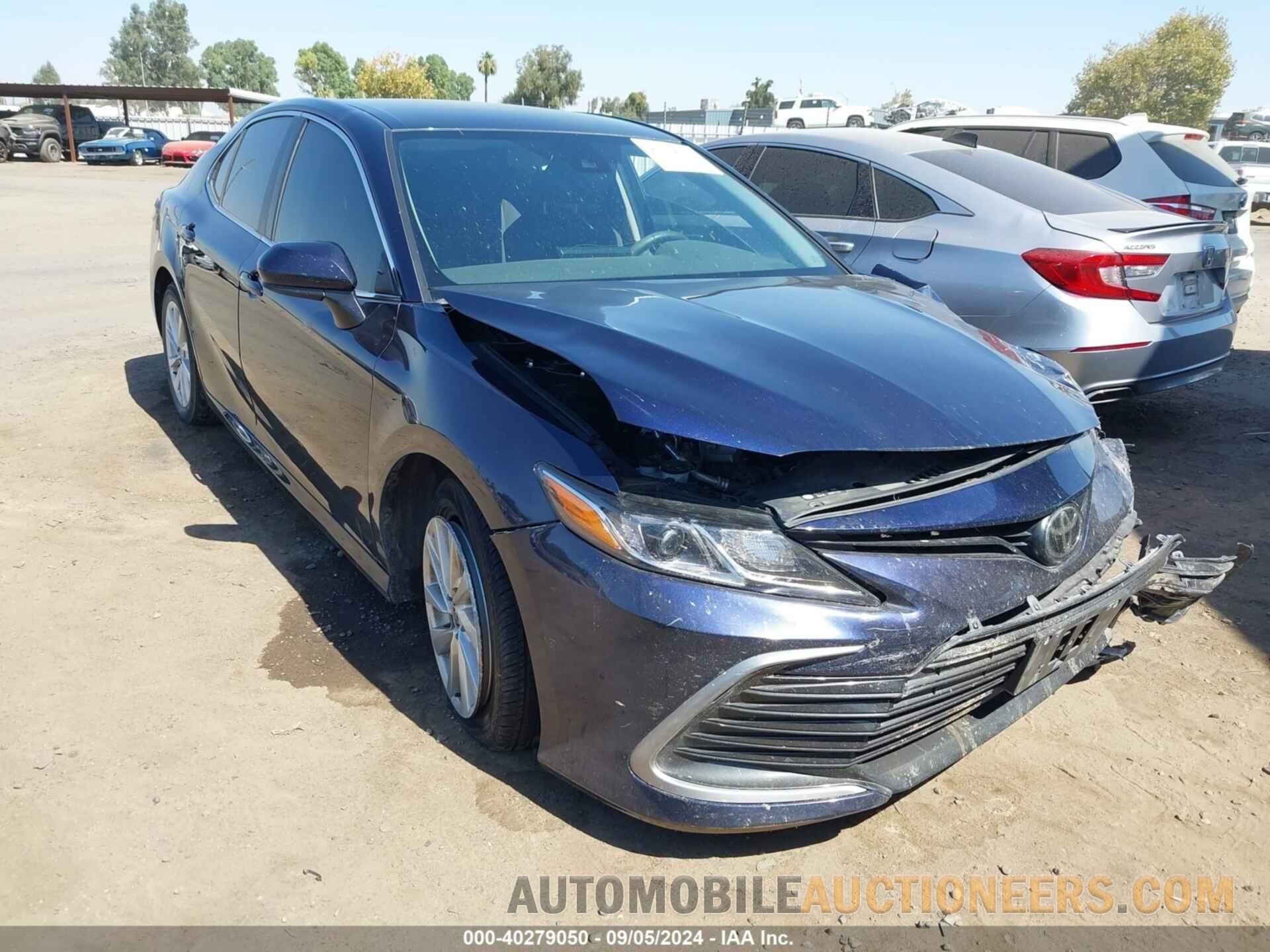 4T1C11AKXNU499000 TOYOTA CAMRY 2022