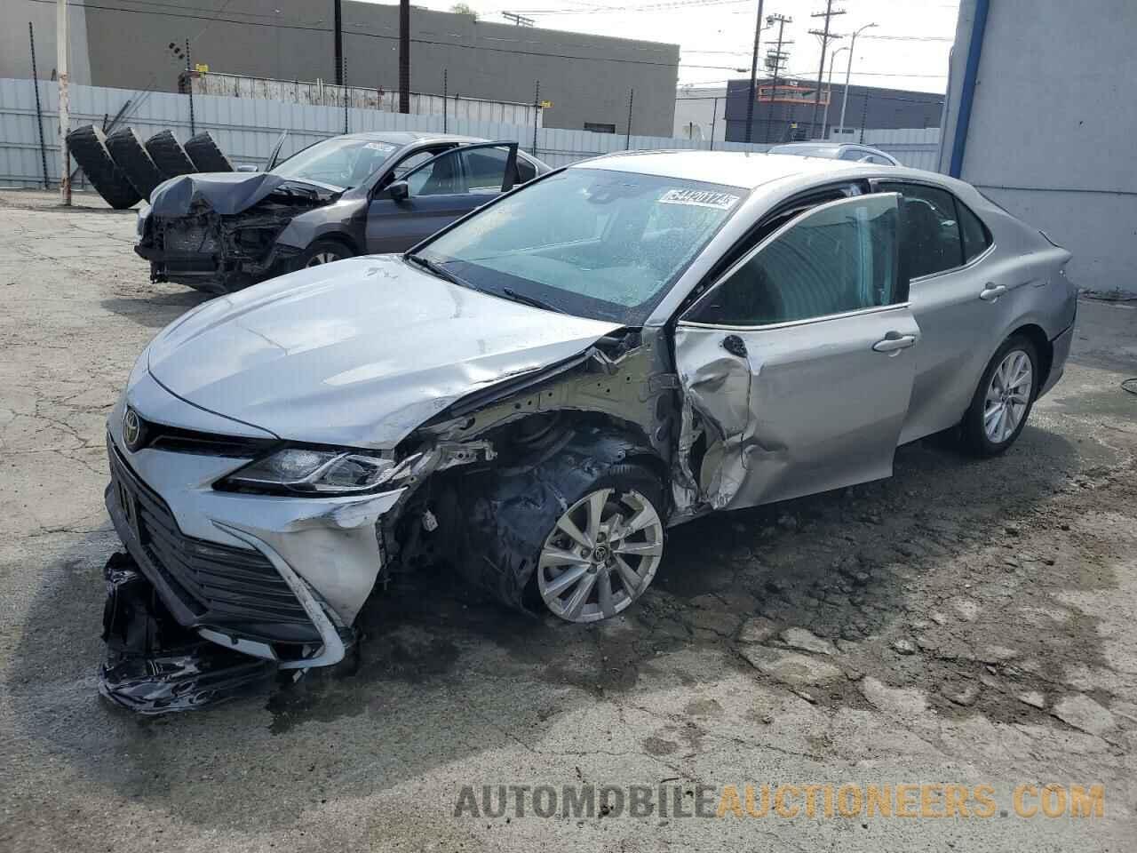 4T1C11AKXNU618132 TOYOTA CAMRY 2022