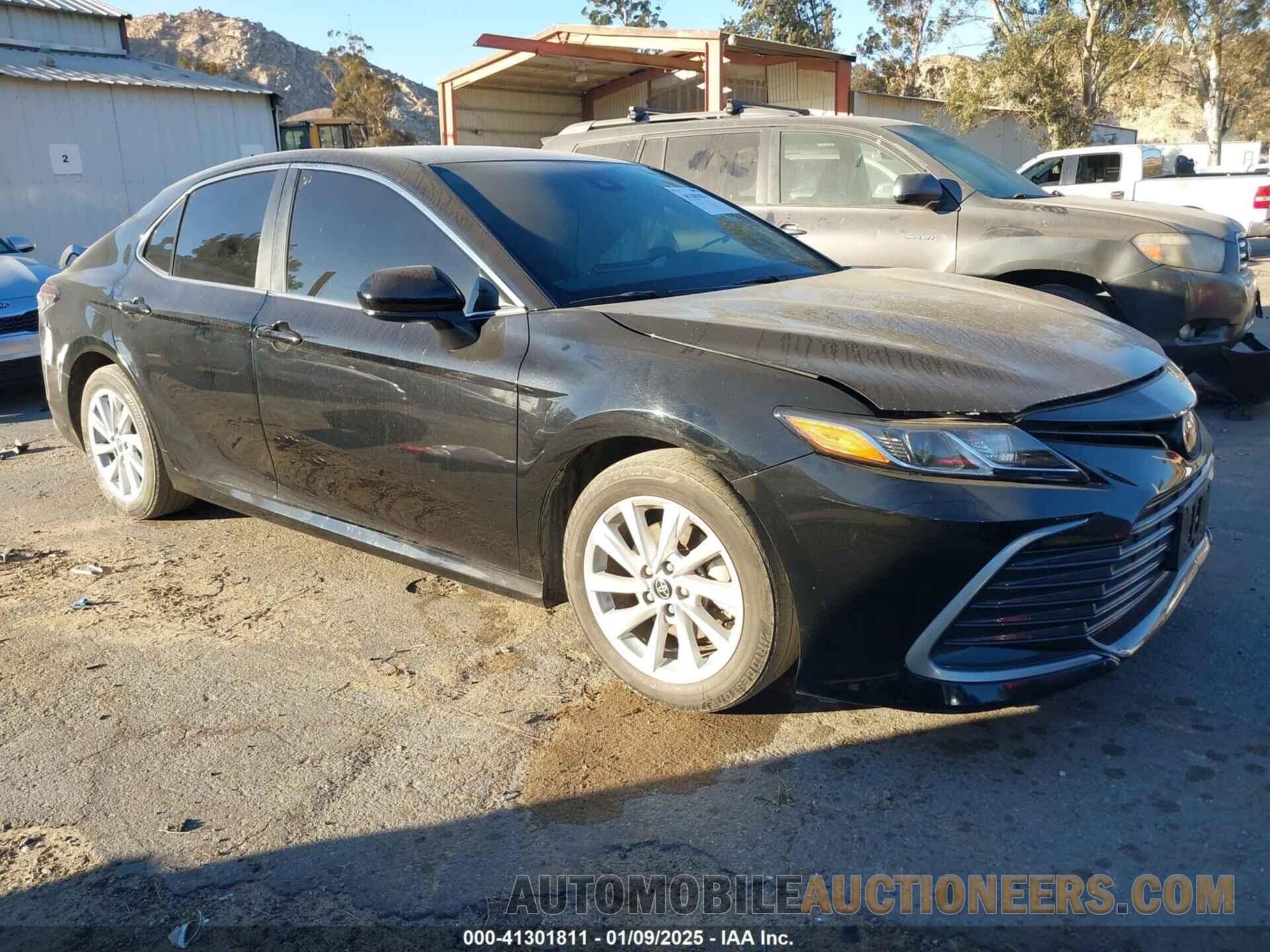 4T1C11AKXNU638879 TOYOTA CAMRY 2022