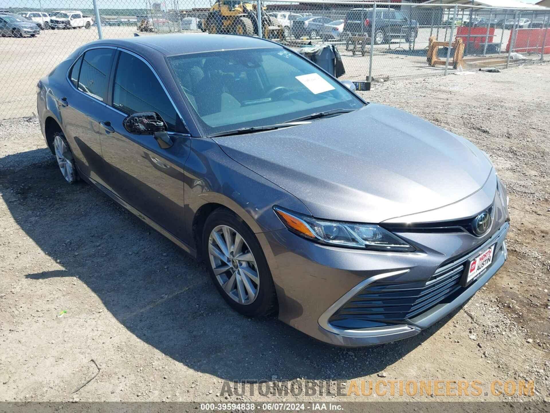 4T1C11AKXNU641300 TOYOTA CAMRY 2022