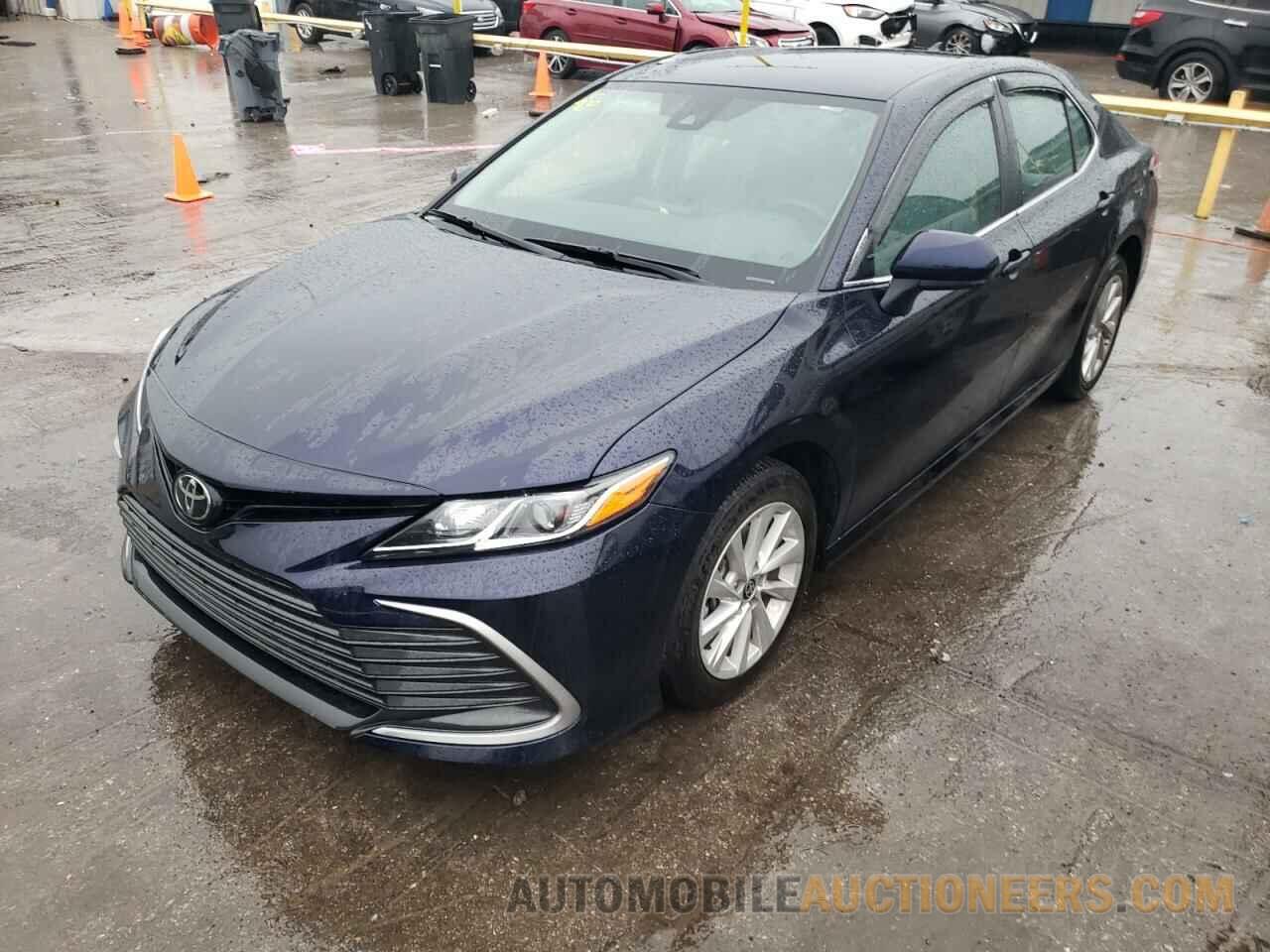 4T1C11AKXNU658100 TOYOTA CAMRY 2022