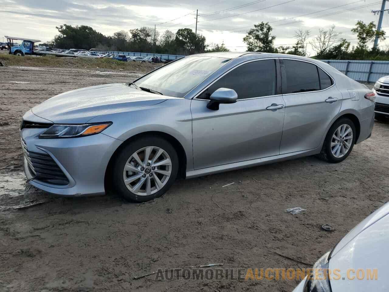 4T1C11AKXNU668755 TOYOTA CAMRY 2022