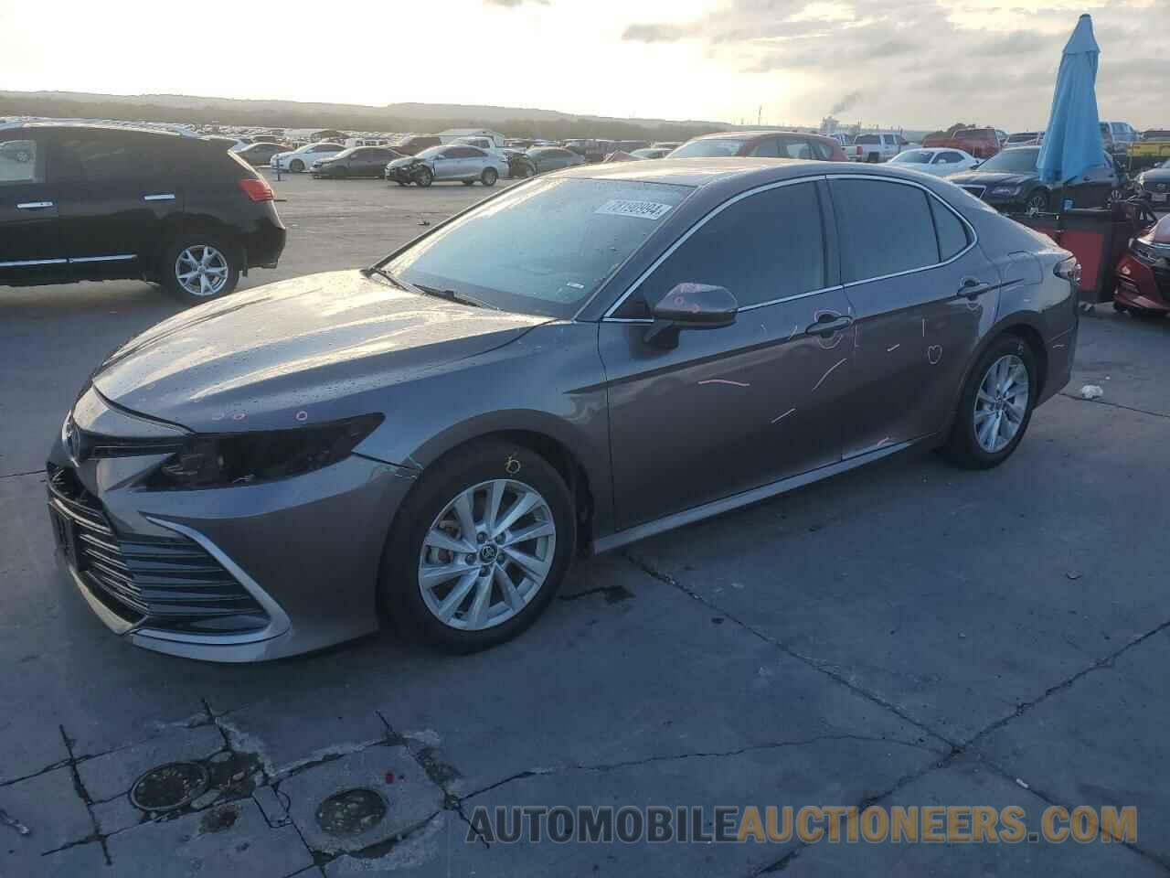 4T1C11AKXNU672532 TOYOTA CAMRY 2022